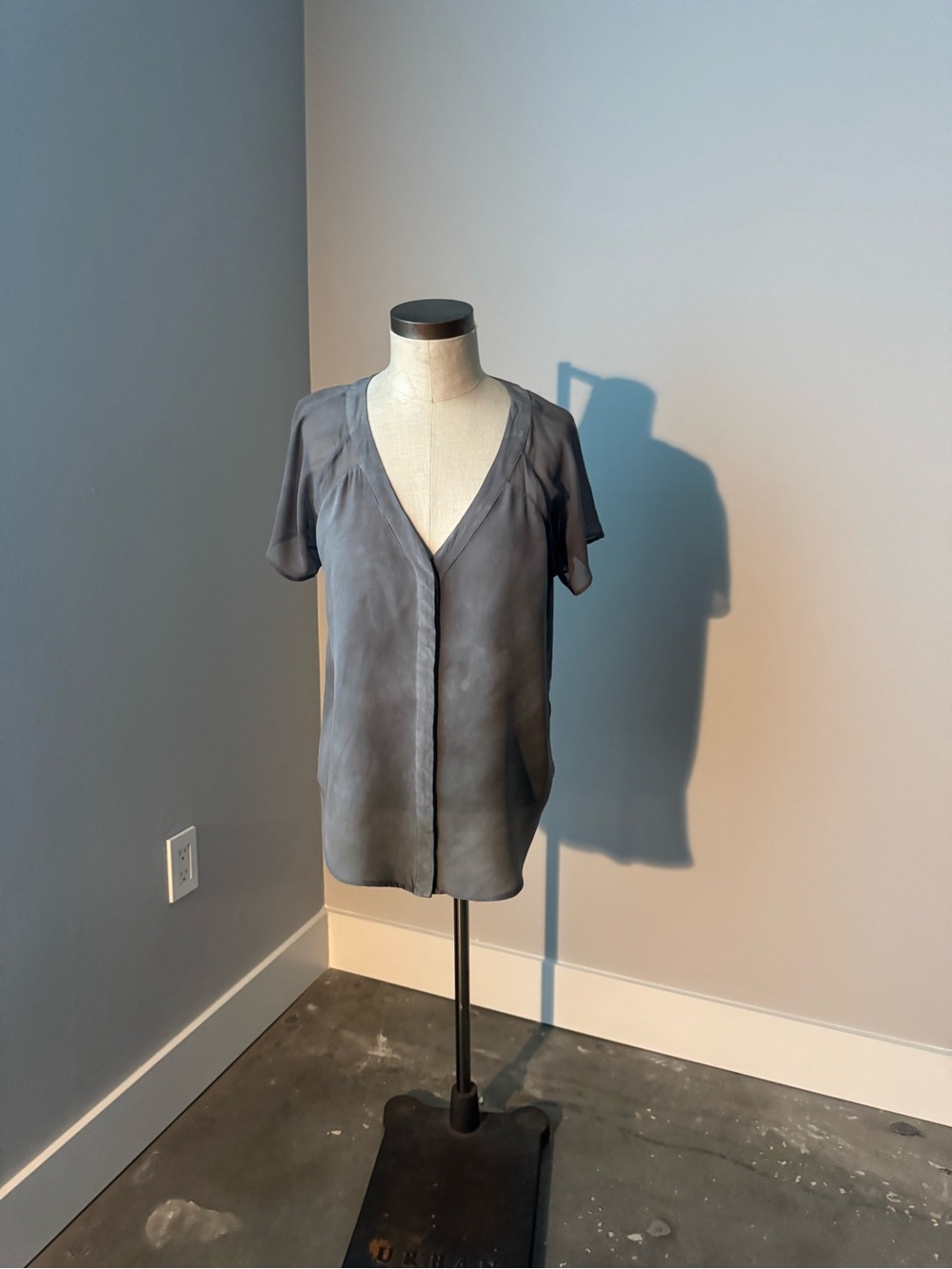 Gypsy 05 Slate Gray V-Neck Short Sleeve Blouse